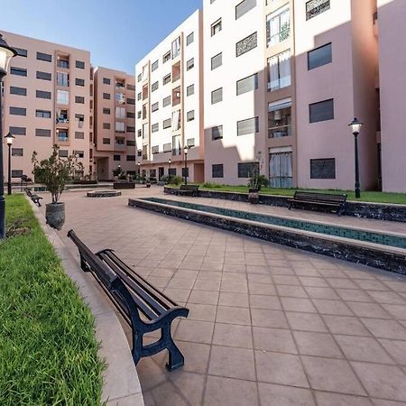 Superbe Appartement Avec Piscine Marrakesh Exterior photo